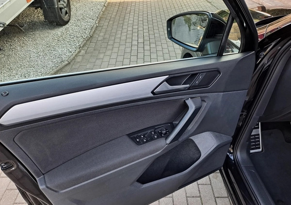 Volkswagen Tiguan cena 108400 przebieg: 160000, rok produkcji 2020 z Złotoryja małe 301